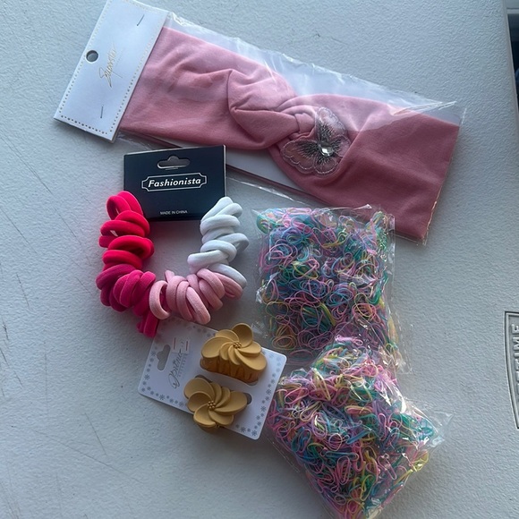 NEW Kids Hair Accessory Set - Pink and Multicolor - Picture 1 of 3